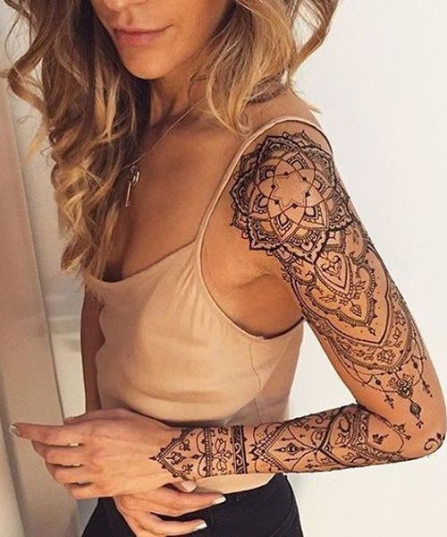 tatouage sexy bras