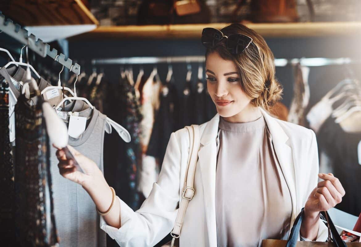 Quelle blouse femme choisir en fonction de votre morphologie